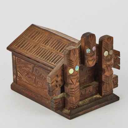 A Wharenui Jewellery Box