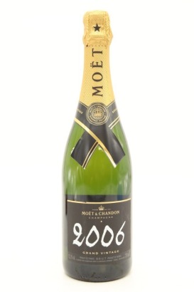 (1) 2006 Moet & Chandon Grand Vintage Brut, Champagne [JR16.5]