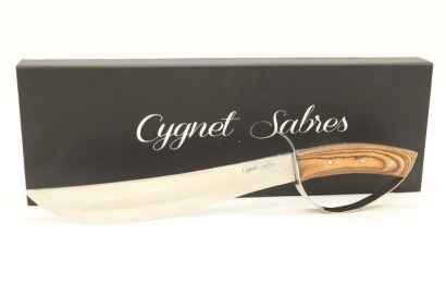 (1) Cygnet Sabres Champagne Saber (GB) &diams;
