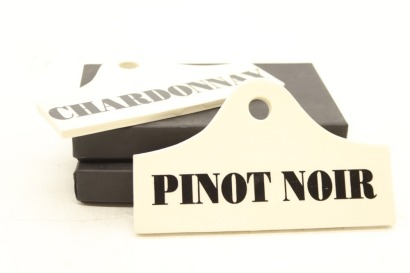 (1) Pinot Noir & Chardonnay Ceramic Bin Tags, Made in Bath, England (GB) &diams;