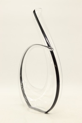 (1) Riedel Handmade Black Tie Decanter &diams;
