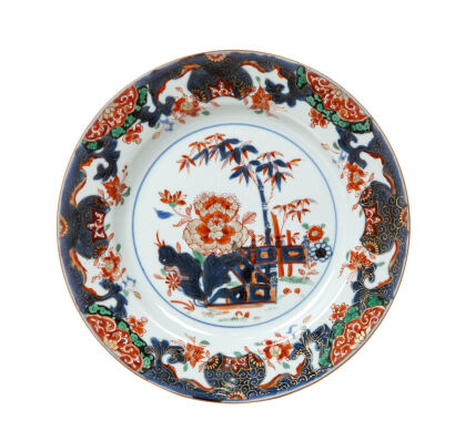 A Chinese Qing Dynasty Kangxi Period Imari Plate