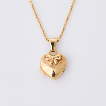 18ct Yellow Gold, 40cm Box Link Chain with Heart Locket