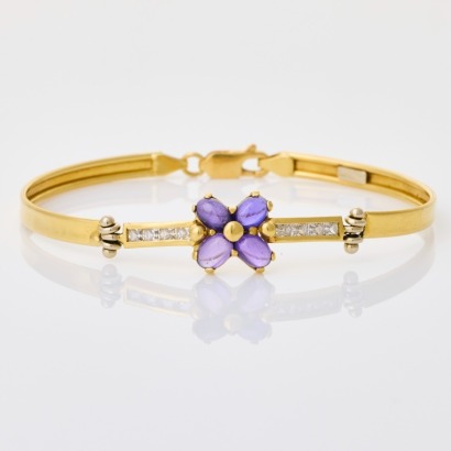 18ct Yellow Gold, 17.5cm Hinged Bracelet with Synthetic Sapphires