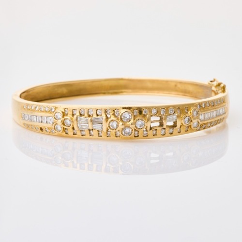 14ct Yellow Gold, 1.00ct Diamond Hinged Bangle