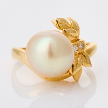 18ct Yellow Gold, 9.6mm Pearl / .02ct Diamond Ring