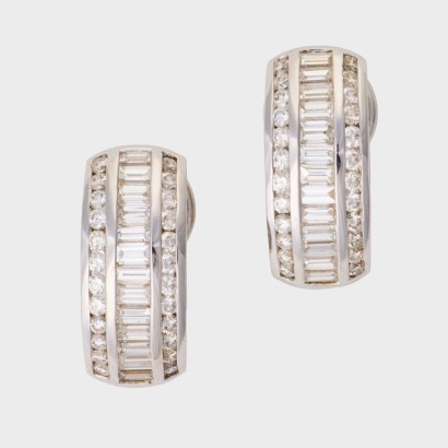 18ct White Gold, Modern, 2.00ct Diamond Earrings