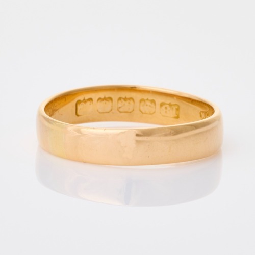 18ct Yellow Gold, 4.4mm Wide Band
