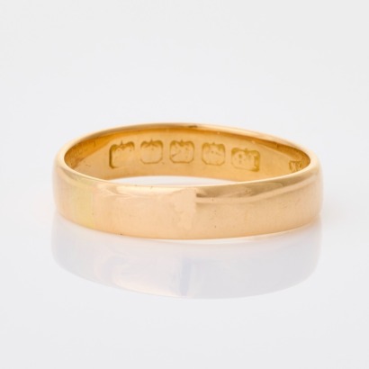 18ct Yellow Gold, 4.4mm Wide Band