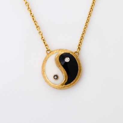 18ct Yellow Gold, Chi Yin Yang Pendant / Necklace with .01ct Diamond
