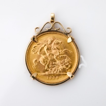 1968, 22ct Yellow Gold Sovereign with 9ct Yellow Gold Frame
