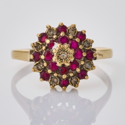 9ct Yellow Gold, Vintage, Ruby / 0.04ct Diamond Cluster Ring