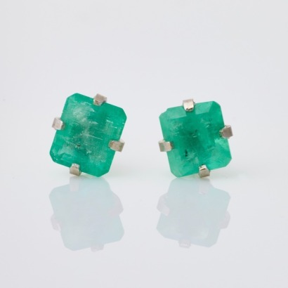 14ct White Gold, 0.88ct Emerald Stud Earrings