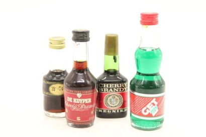 (1) Mixed Miniatures, 4 Bottles Sold as One Lot