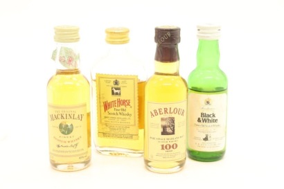 (1) Mixed Blended Scotch Whisky Miniatures, 4 Bottles Sold as One Lot