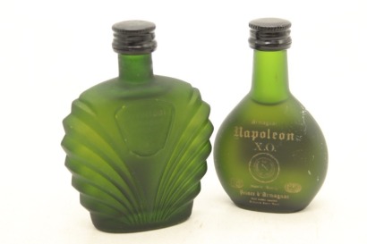 (1) Mixed X.O. Miniatures, 2 Bottles Sold as One Lot