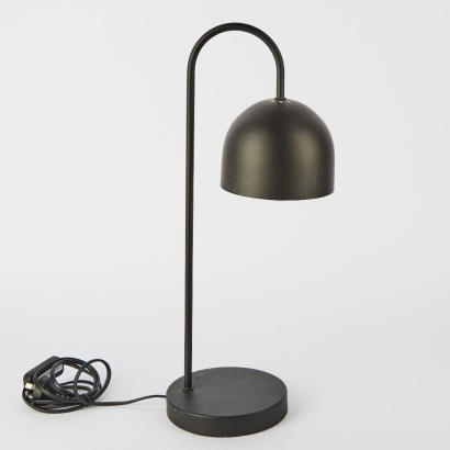 A Minimal MCM Table Lamp