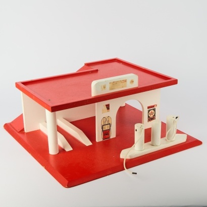 A Vintage Petrol Station Made By Wilson Buliders & Toymakers NZ