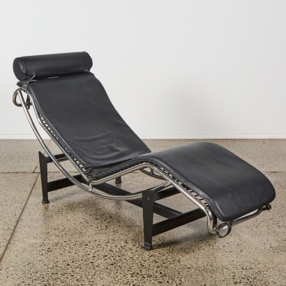 An LC4 Style Chaise