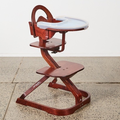 A Svan Highchair
