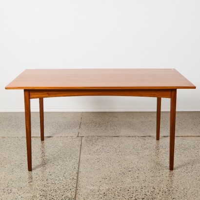 A Mid-Century Mahogany Dining Table
