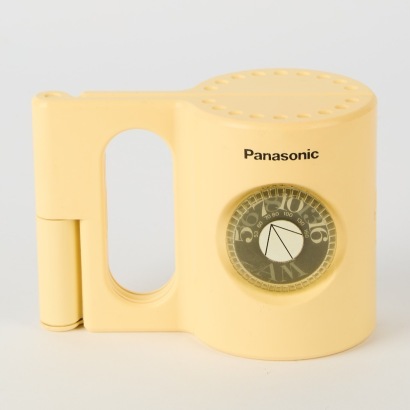 A Vintage Panasonic 'The Music Mug' AM Radio