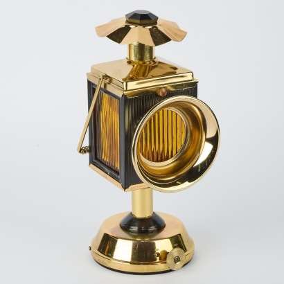 A Vintage Lantern Carriage Alcohol Decanter