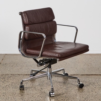 An Eames Style Soft Pad Leather Office Chair