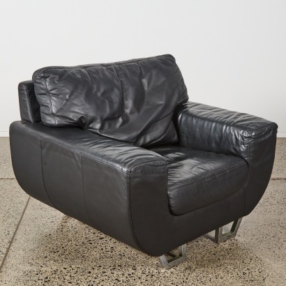 A Modern Black Leather Lounge Chair
