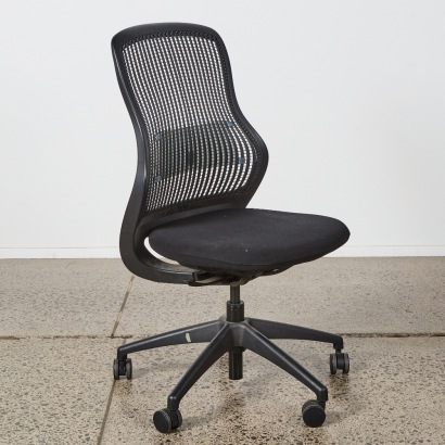 A &ldquo;Knoll&rdquo; Desk Chair