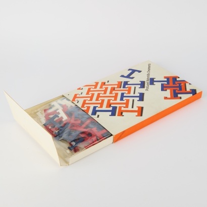 A Retro 'Profuond Wohnhilfe Ornamento' Game Made in Sweden