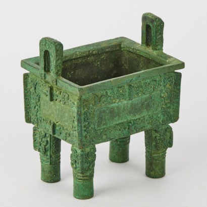 A Replica Houmuwu Ding