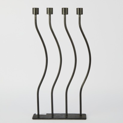 A Wavy Candle Holder