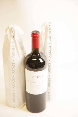 (3) 2004 Bodegas y Vinedos Artadi Pagos Viejo, Rioja