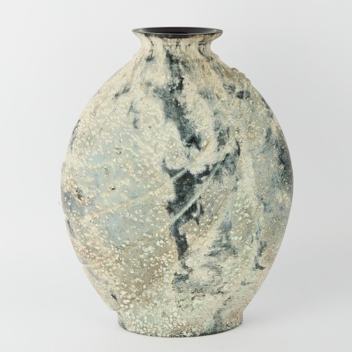 A Post-Modern Large Murano Cenedese Scavo Art Glass Vase