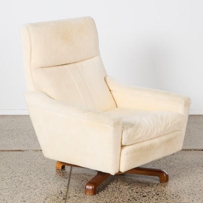 A Mid Century Swivel Rocker Lounge Chair