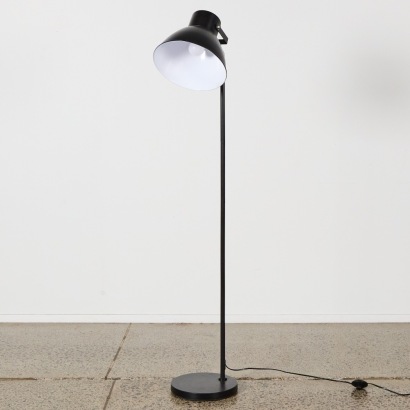 A Black Minimal Floor Lamp