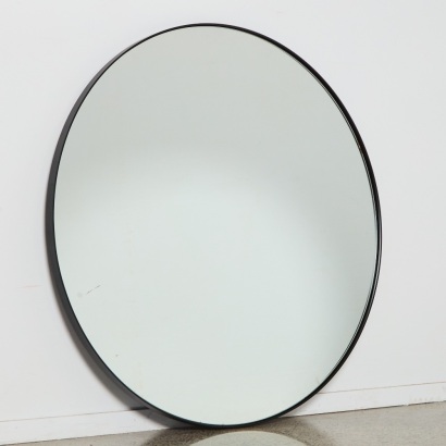 A Circular Mirror