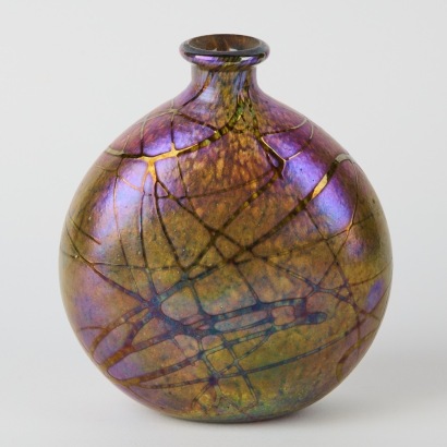 A Gary Nash Iridescent Glass Piece