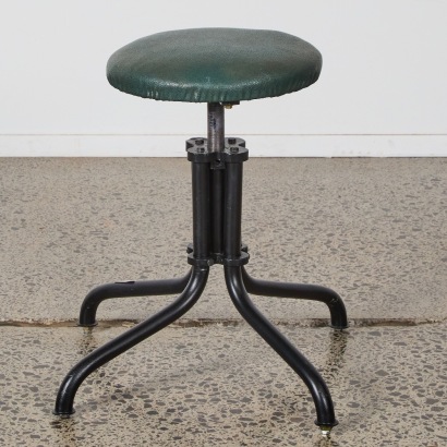 An Industrial Machinist Stool