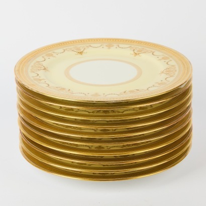 A Set of Ten Limogenes Porcelain Dinner Plates with Gilt Detailing