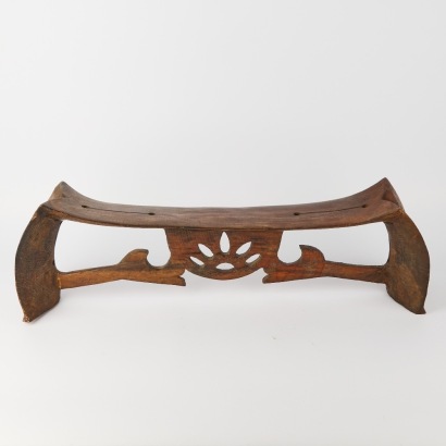 A Kali Hahapo Headrest, Tonga