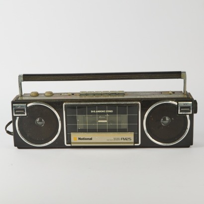 A Retro National FM-25 Radio