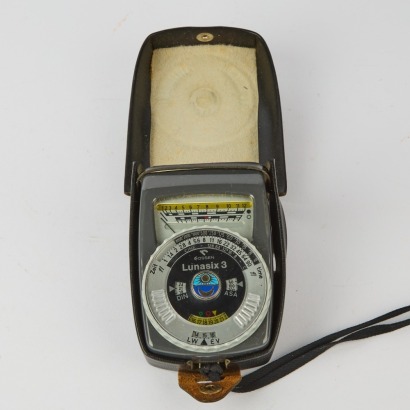 A Gossen Lunasix 3 Light Meter