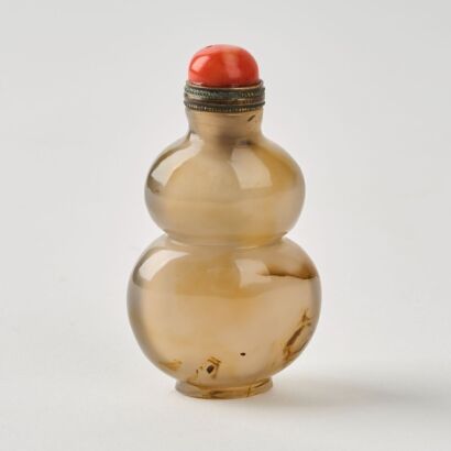 A Chinese Qing Dynasty Agate Gourd-form Snuff Bottle