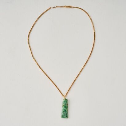 A Chinese Jade Pendant Necklace, 18k Gold