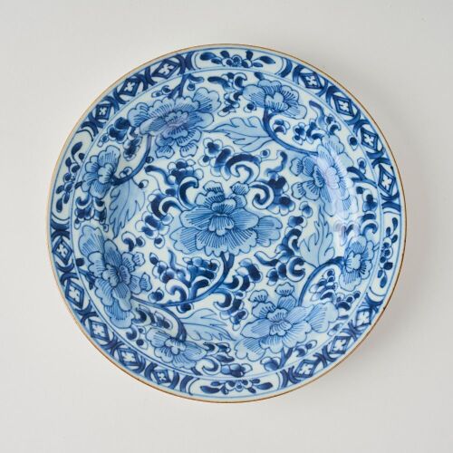 A Chinese Mid-Qing Dynasty 18th Century Blue and White Floral Dish