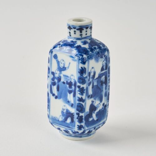 A Chinese Mid-Qing Dynasty Blue and White &lsquo;Boys at Play&rsquo; Snuff Bottle (Qianlong Year Mark)