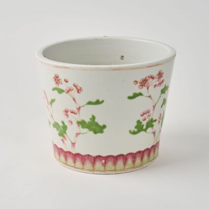 A Chinese Qing Dynasty Famille-rose 'Floral' Pot