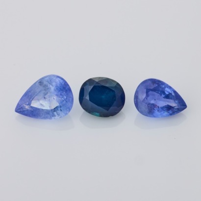 Parcel of Three, Loose, 3.20ct Blue Sapphires